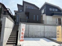 新築戸建て1号地 耐震等級3取得! 断熱等級5! LDK床暖房! 電動シャッター! 樹脂サッシ!