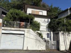 ■神鉄箕谷駅徒歩11分
■直通バス利用で三宮まで20分バス停まで徒歩10分