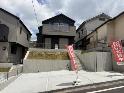 ■神鉄山の街駅徒歩5分
■カースペース並列2台
■長期優良住宅 設計性能評価取得