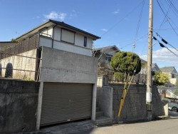 ■令和７年１０月リフォーム済戸建
■敷地面積約７３坪　広々お庭あり
■納戸、ＷＩＣのある間取りです