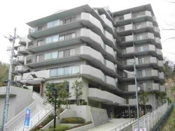 現在賃貸中、収益物件として検討ください。家賃等は、お気軽にお問合せください。（表面利回り約7.5％）