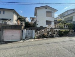 神戸市一円でお部屋を探すなら不動産情報満載のセンチュリー21ハウジング流通 ■建築条件無し■周辺環境に恵まれた売地です！■北向きの約6ｍ公道に接道しています。■建ぺい率50%容積率100%で夢のマイホームを実現！  