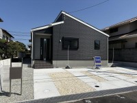 ■新築戸建て！　平屋の住まい！　
■住宅性能表示６項目最高等級取得！　
■長期優良住宅！　駐車３台可！