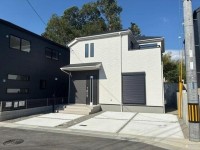 新築戸建て　２期　４号棟　一建設施工の家！　駐車並列２台可！　収納豊富！