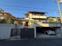 ■令和6年6月室内全面リフォーム済
■シャッター付ガレージ並列2台
■大和ハウス施工の家