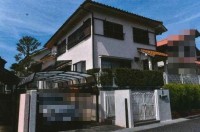 神戸市一円でお部屋を探すなら不動産情報満載のセンチュリー21ハウジング流通 東向き！　カーポートあり！