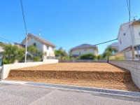 神戸市一円でお部屋を探すなら不動産情報満載のセンチュリー21ハウジング流通 ●岡場駅まで13分
●土地面積約72坪
●利便性の高い閑静な住宅街
●更地渡し
●建築条件なし
●お好きなハウスメーカー・工務店で建築可能
