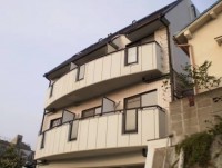 玄関オートロック付。鈴蘭台駅から徒歩5分です。駐車場有り。