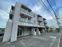 神戸市一円でお部屋を探すなら不動産情報満載のセンチュリー21ハウジング流通 インターネット無料や宅配ボックス設備のあるマンションです！
オートロックや防犯カメラ設置で、単身生活でも心強いセキュリティー対策マンションです。
