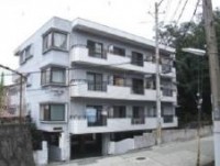 神戸市一円でお部屋を探すなら不動産情報満載のセンチュリー21ハウジング流通 ★鈴蘭台駅から徒歩10分です。鈴蘭台駅周辺
には商業施設充実で便利です