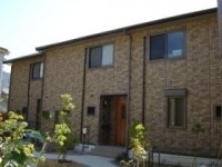 神戸市一円でお部屋を探すなら不動産情報満載のセンチュリー21ハウジング流通 市営地下鉄北神線谷上駅から徒歩10分です。駐車場1台無料。専用庭有り。